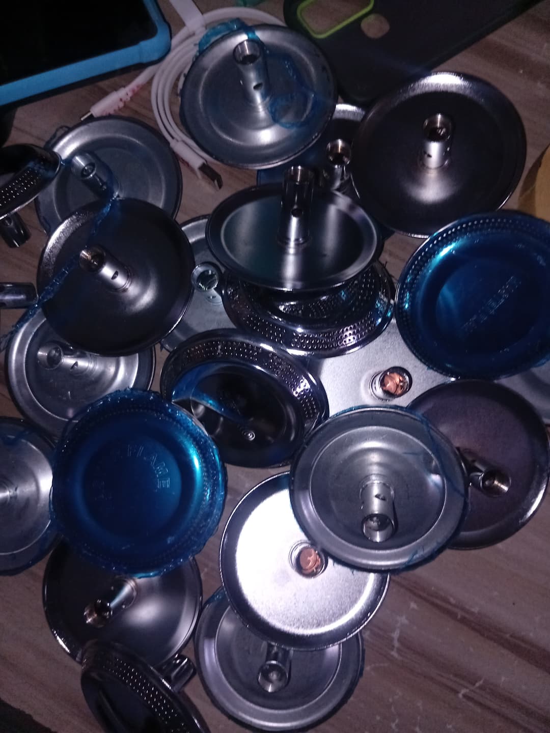 Caps